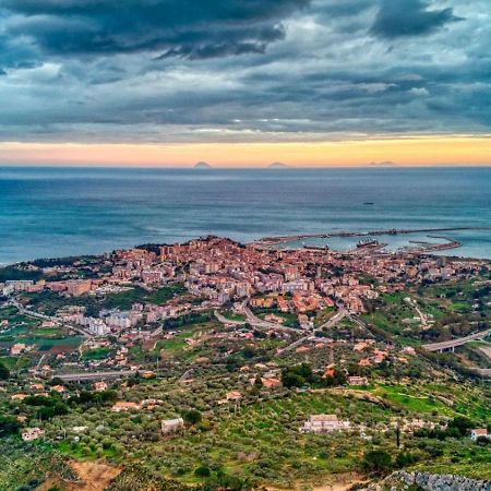 Villa Bona テルミニ・イメレーゼ エクステリア 写真