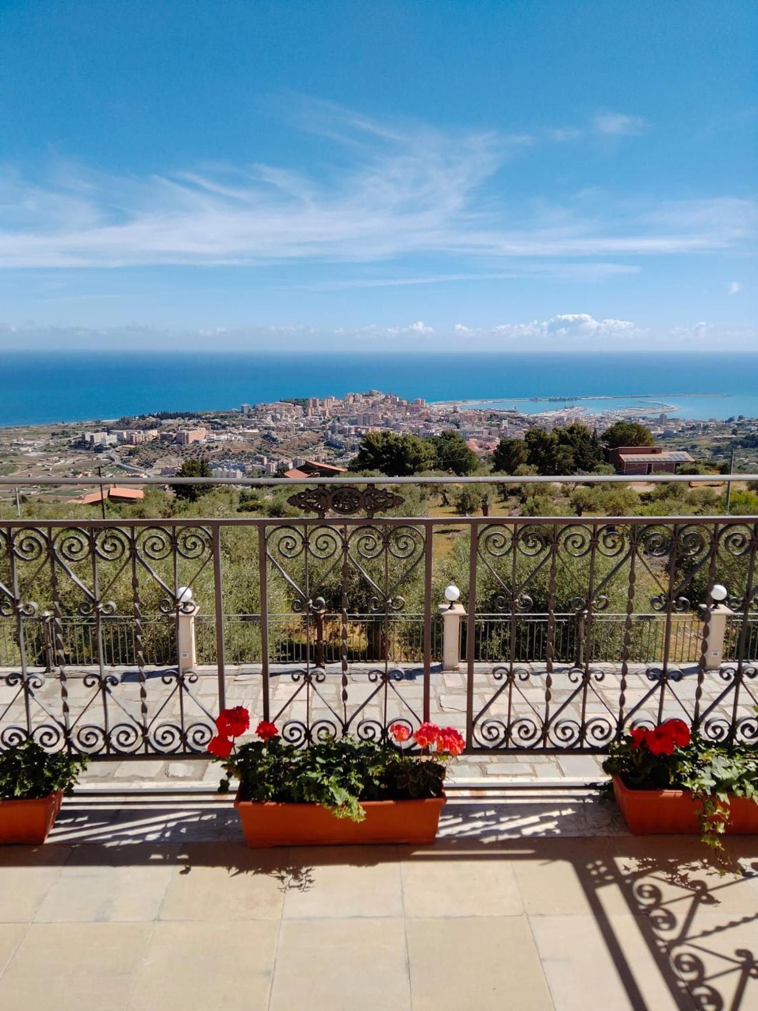 Villa Bona テルミニ・イメレーゼ エクステリア 写真